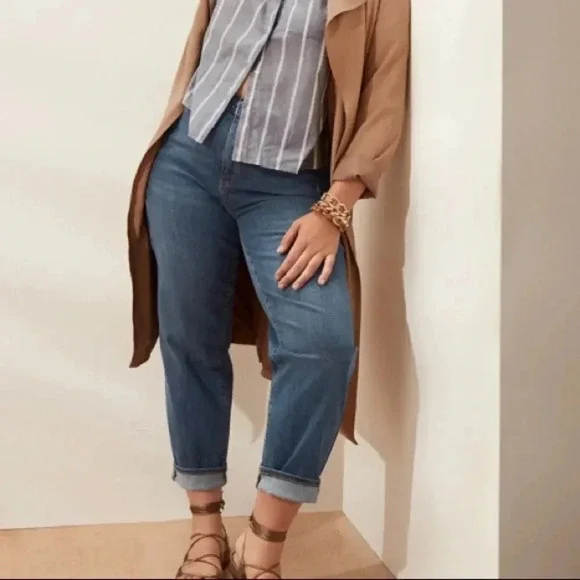 Banana Republic High-Rise Medium Wash Straight Jean - Picture 2 of 14